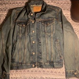 GAP DENIM JACKET NEW w/o tags